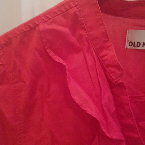 3/$20 Old Navy red woman top shirt sz M - Picture 5 of 10